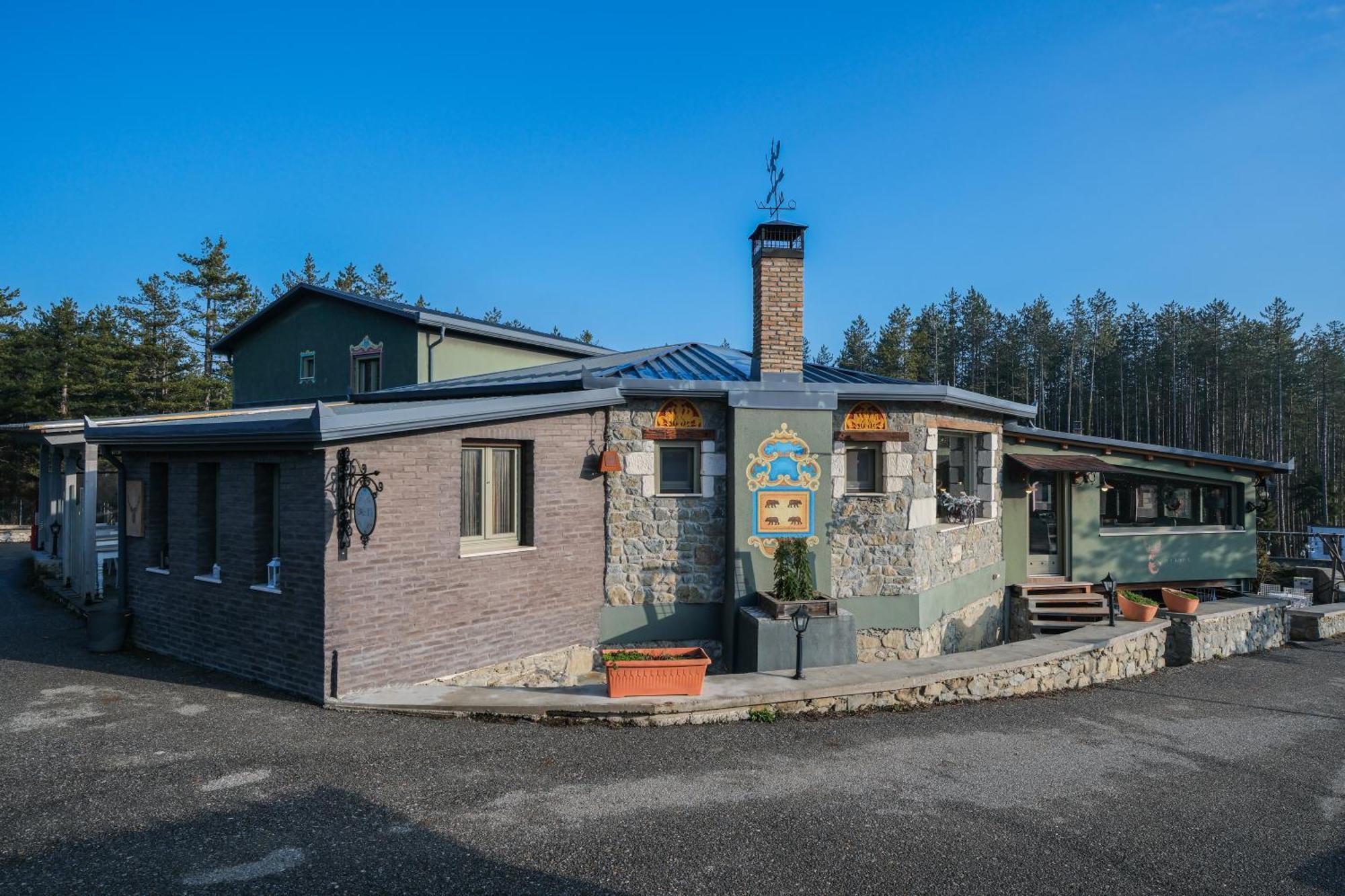 Pindos Resort Kraniá Екстериор снимка